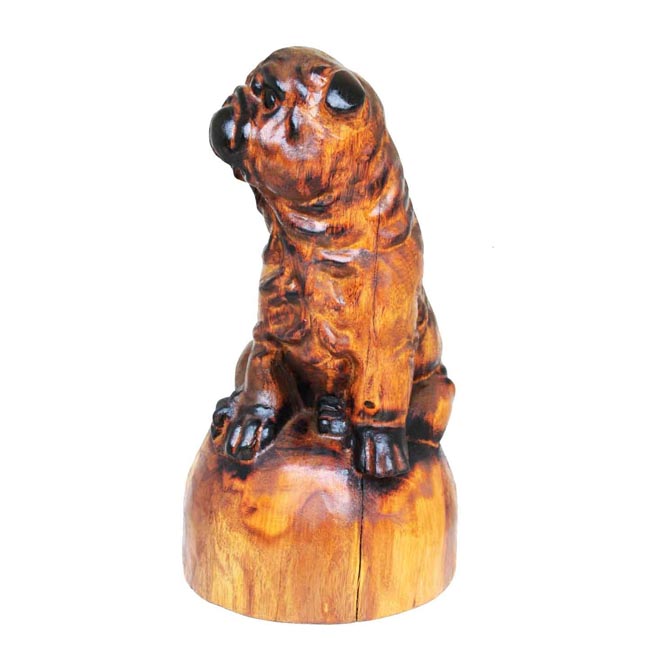 Escultura Pug em madeira